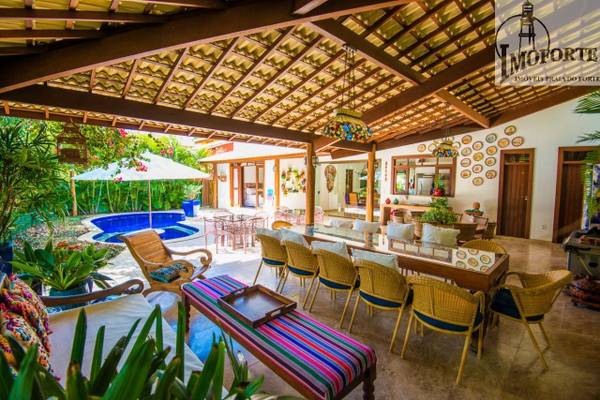 Casa em Condomínio de 6 Quartos à Venda em Praia do Forte – Mata de São João – Bahia – Brasil