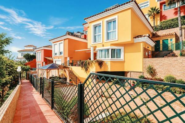 Maison Mitoyenne de 3 Chambres à Vendre à Benalmádena, Costa del Sol