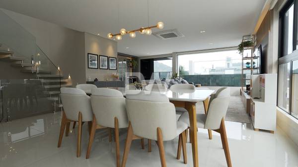 Cobertura Triplex Frente Mar com 4 Suítes à Venda em Itajaí - Santa Catarina - Brasil