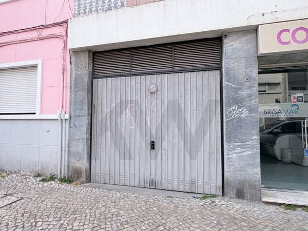 Garagem à Venda em Barreiro - Setúbal - Portugal