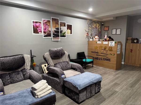 Imóvel Comercial à Venda em College Point - Nova Iorque - EUA