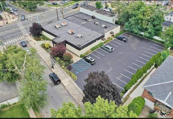 Imóvel Comercial à Venda em Elmont - Nova Iorque - EUA