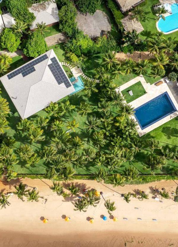 Casa com 5 Quartos à Beira-Mar à Venda em Praia Do Forte - BA - Brasil