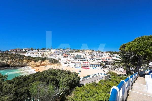 Moradia T1 à Venda em Carvoeiro - Algarve - Portugal