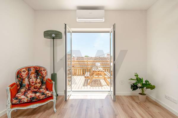 Moradia T2 à Venda em Almada - Setúbal - Portugal