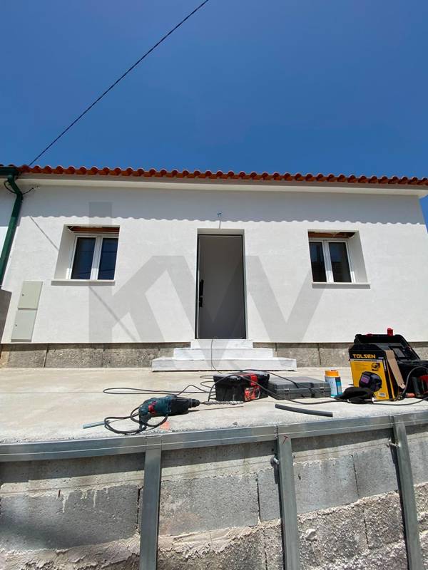 Moradia T2 na Planta à Venda em Coimbra - Coimbra - Portugal