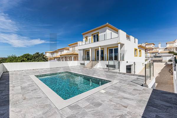 Moradia T3 à Venda em Albufeira - Algarve - Portugal