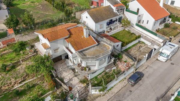 Moradia T3 à Venda em Almada - Setúbal - Portugal