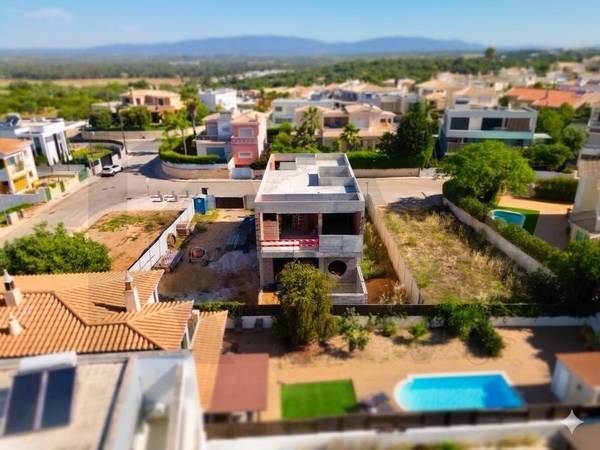 Moradia T3 na Planta à Venda em Alvor - Algarve - Portugal
