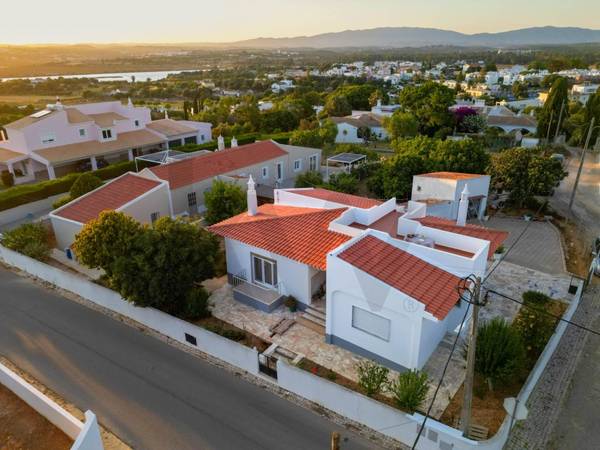 Moradia T3 à Venda em Alvor - Algarve - Portugal