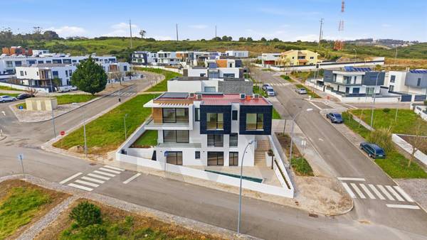 Moradia T3 à Venda em Belas - Lisboa - Portugal