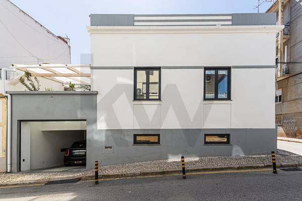 Casa de 3 Dormitorios en Venta en Praia da Rocha, Portugal