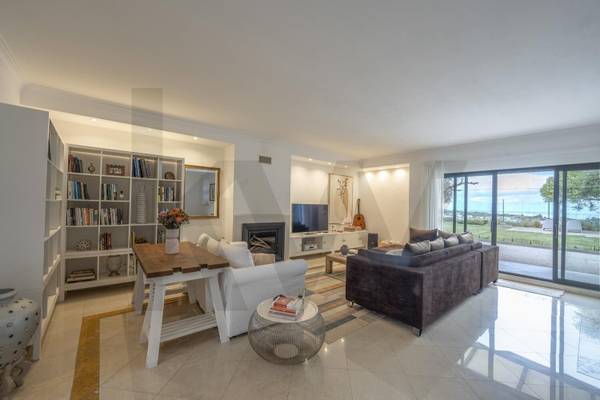 Moradia T4 à Venda em Almada - Setúbal - Portugal
