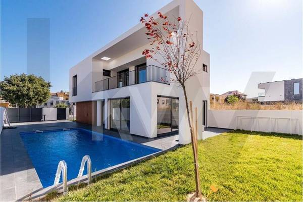 Moradia T4 à Venda em Carcavelos - Lisboa - Portugal