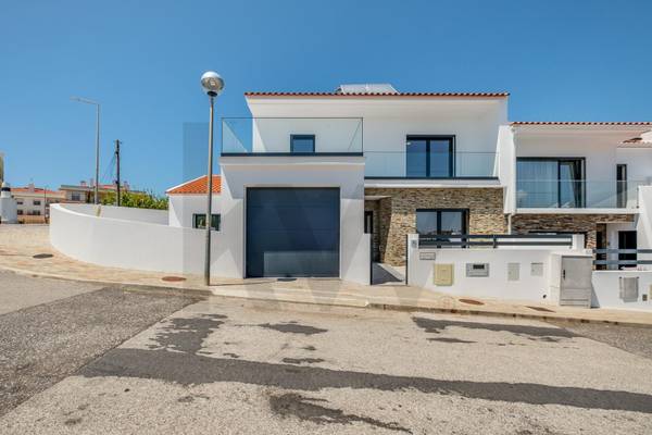 Maison 4 Chambres à Vendre à Ericeira - Lisbonne - Portugal