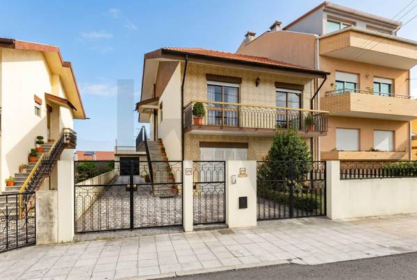 Moradia T4 à Venda em Matosinhos - Porto - Portugal