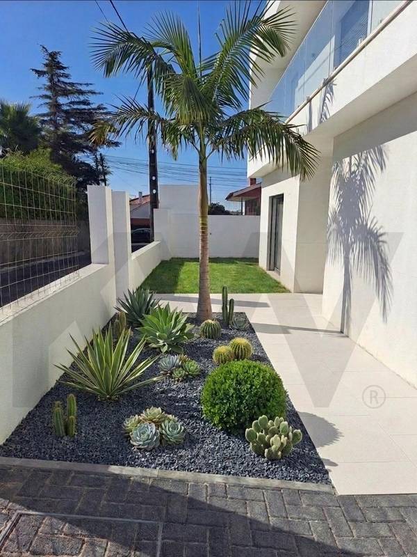 Moradia T4 na Planta à Venda em Alcabideche - Lisboa - Portugal