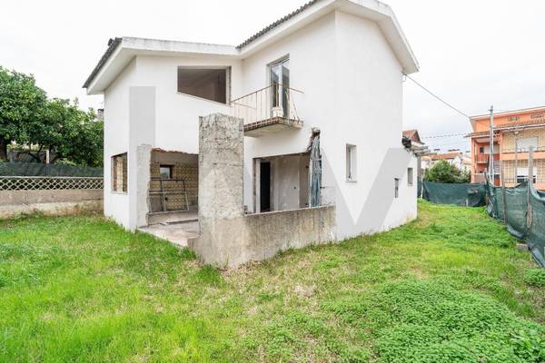 Moradia T4 na Planta à Venda em Coimbra - Coimbra - Portugal