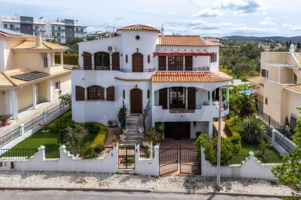 Moradia T5+ à Venda em Loulé - Algarve - Portugal