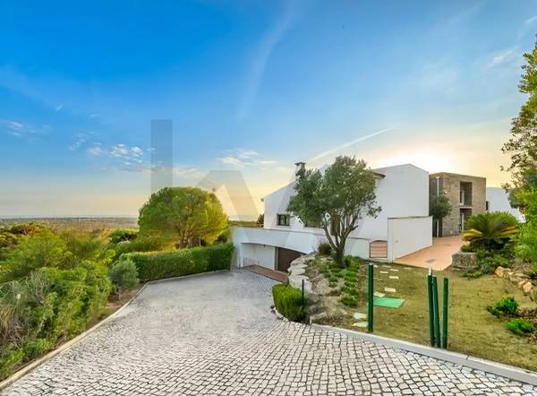 Moradia T5+ à Venda em Alcabideche - Lisboa - Portugal
