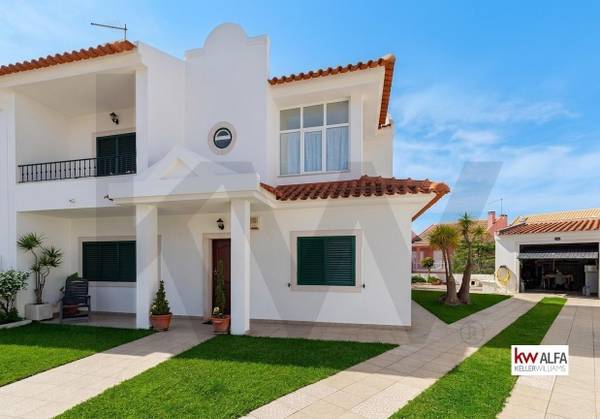 Moradia T5+ à Venda em Almada - Setúbal - Portugal