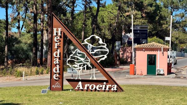 Moradia T5+ à Venda em Almada - Setúbal - Portugal