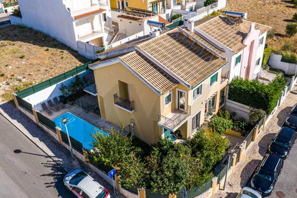 Moradia T5+ à Venda em Carcavelos - Lisboa - Portugal