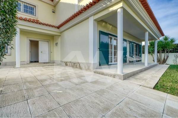 Moradia T5+ à Venda em Cascais - Lisboa - Portugal
