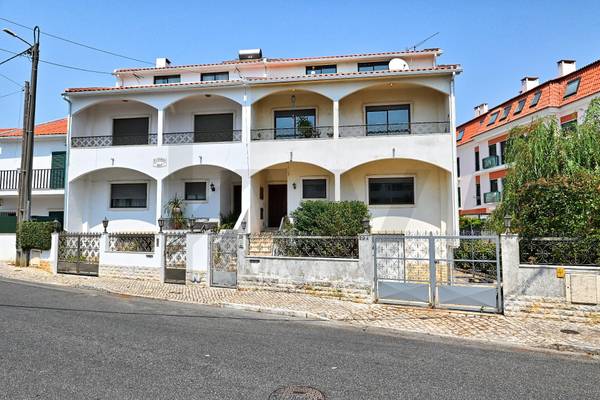 Moradia T5+ à Venda em Mem Martins - Lisboa - Portugal