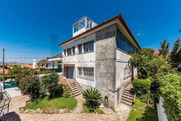 Moradia T5+ à Venda em Parede - Lisboa - Portugal