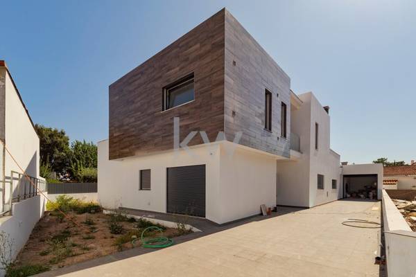 Moradia T5+ na Planta à Venda em Setúbal - Portugal