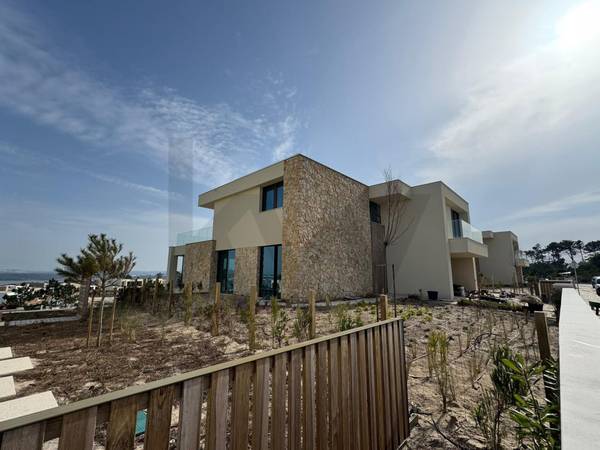 Off-Plan 5 Bedroom House for Sale in Vau - Leiria - Portugal