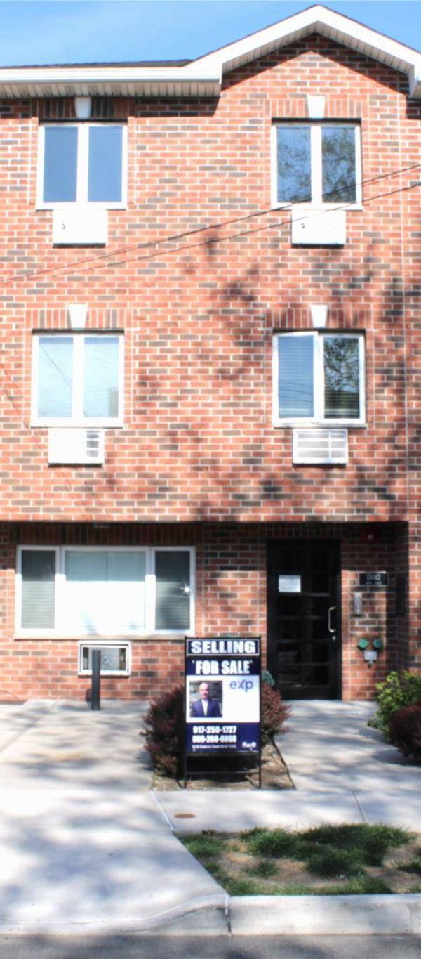 Immeuble à Vendre à Ozone Park - New York - USA