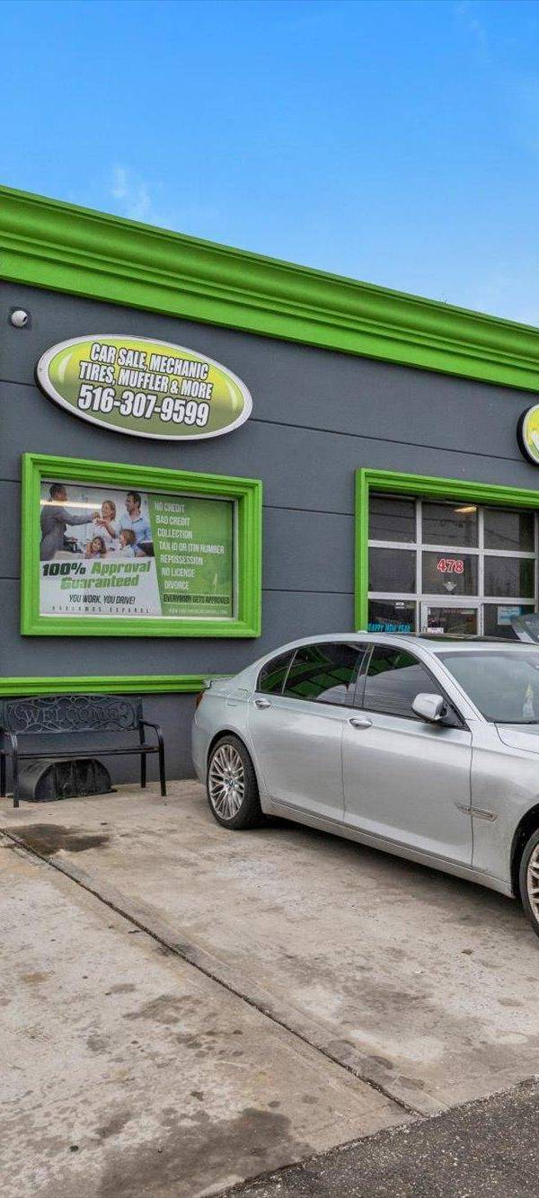 Building for Sale in Uniondale - New York - USA