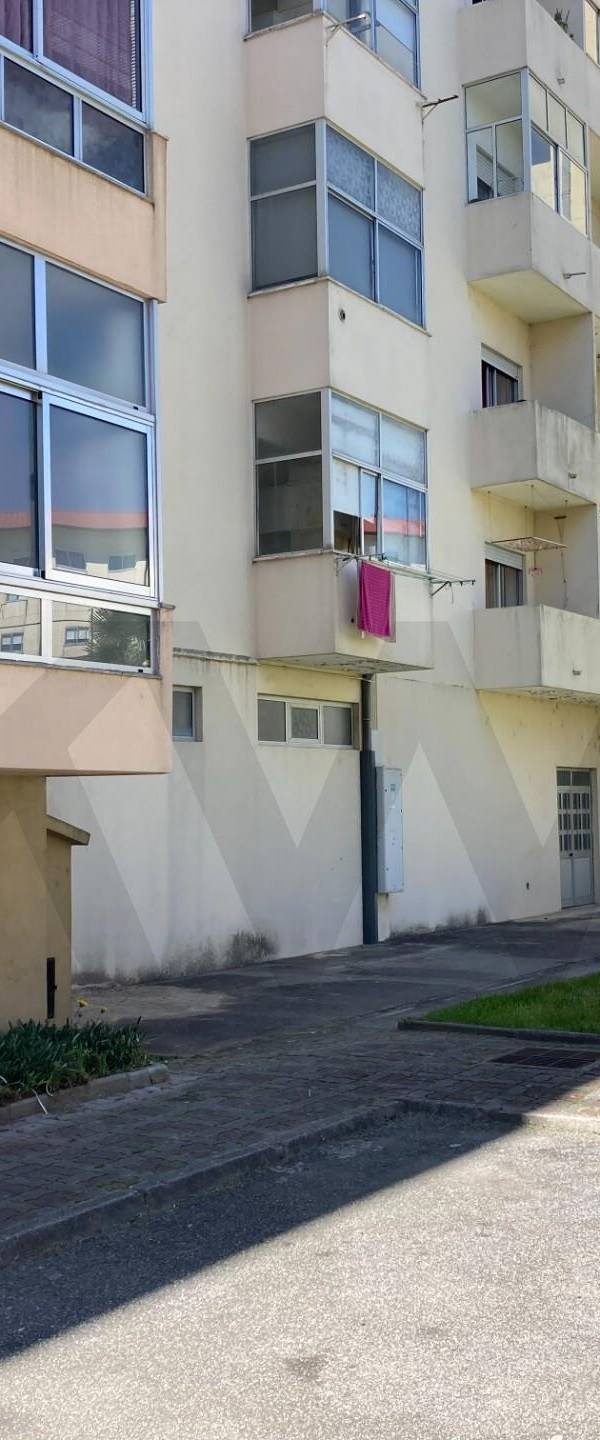 Entrepôt à Vendre à Viseu - Portugal