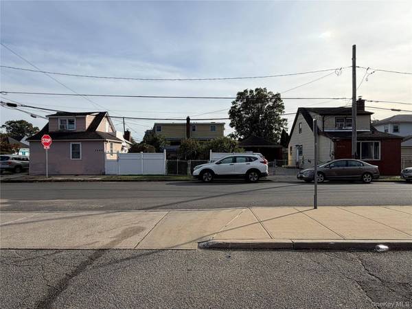 Prédio Multifamiliar à Venda em Elmont - Nova Iorque - EUA