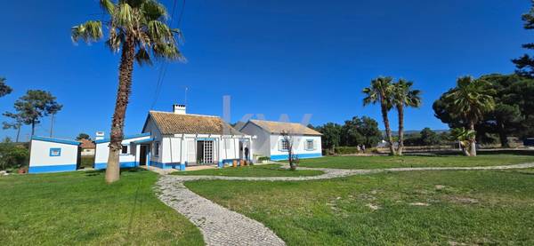 Quinta T4 à Venda em Setúbal - Portugal