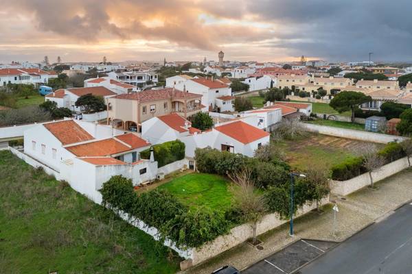 Casa de 4 Dormitorios en Venta en Sagres, Algarve, Portugal