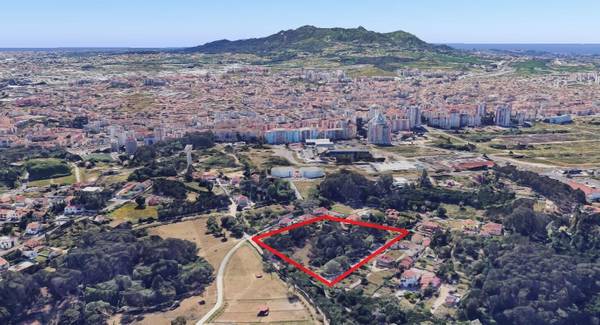 Terreno à Venda em Mem Martins - Lisboa - Portugal