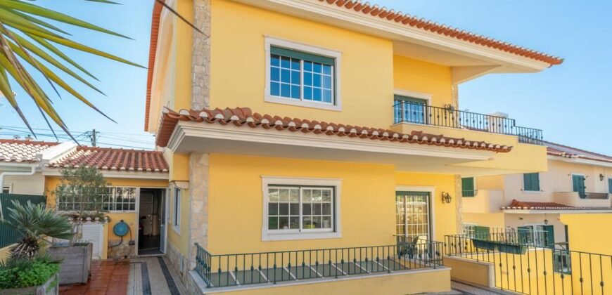 House for Sale in Oieiras Portugal